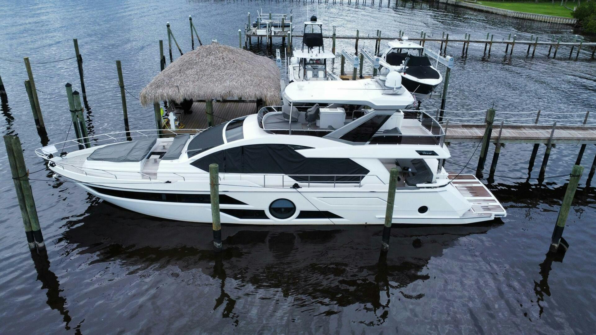Aicon-66 Vivere 2024-4 Stateroom Layout Stuart-4948385