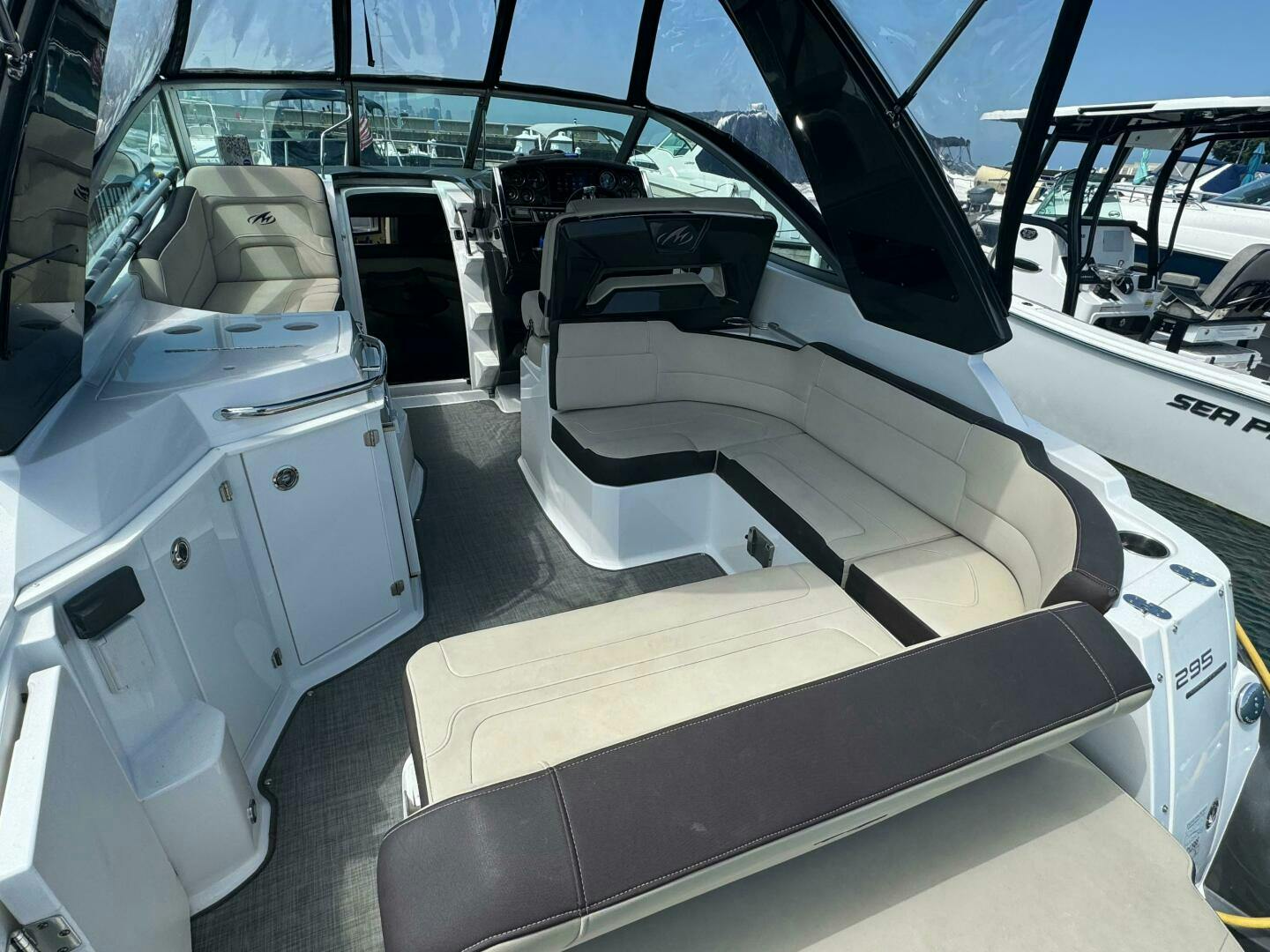 Monterey-295 Sport Yacht 2017 -Chicago-Illinois-United States-4949885