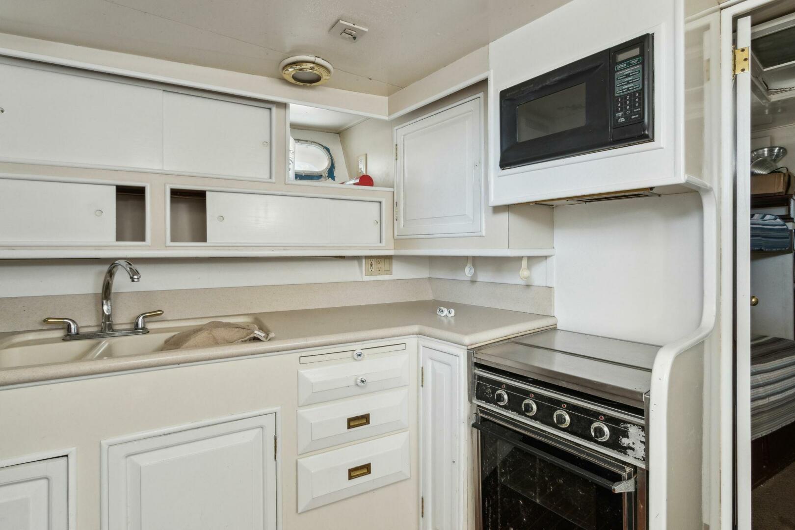 Burger-63 PH 1963-FIRST LADY St Marys-Georgia-United States-4958546 | Thumbnail