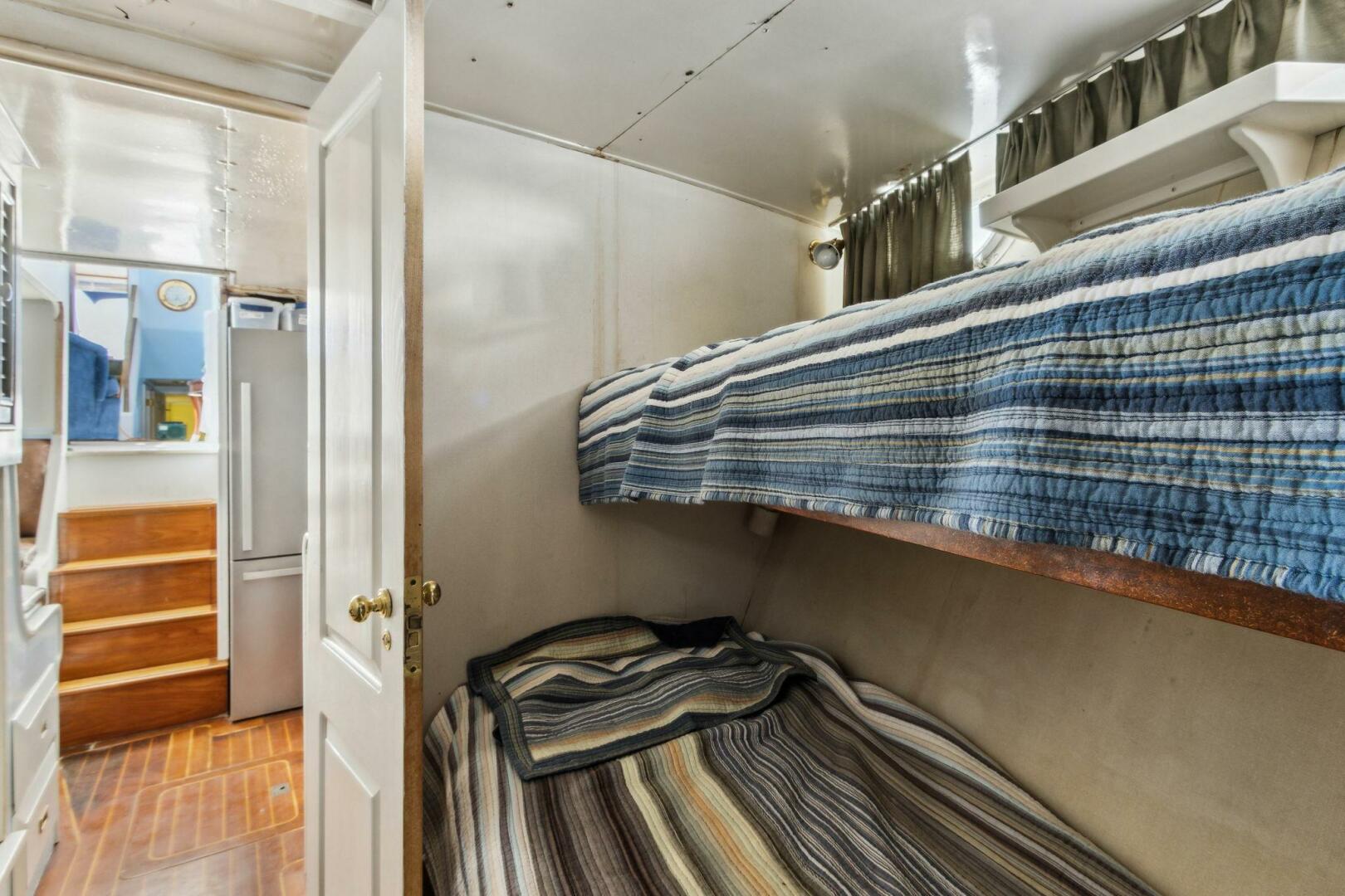 Burger-63 PH 1963-FIRST LADY St Marys-Georgia-United States-4958547 | Thumbnail