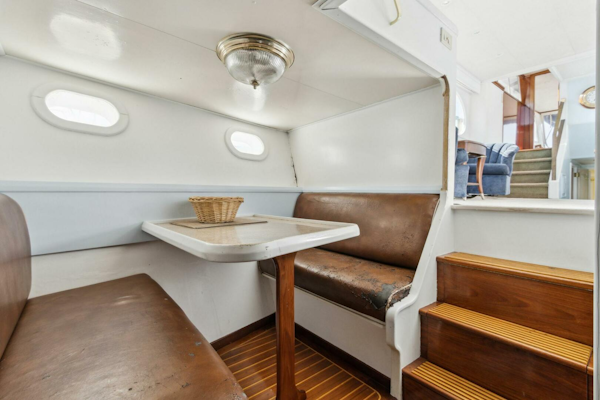 Burger-63 PH 1963-FIRST LADY St Marys-Georgia-United States-5050827