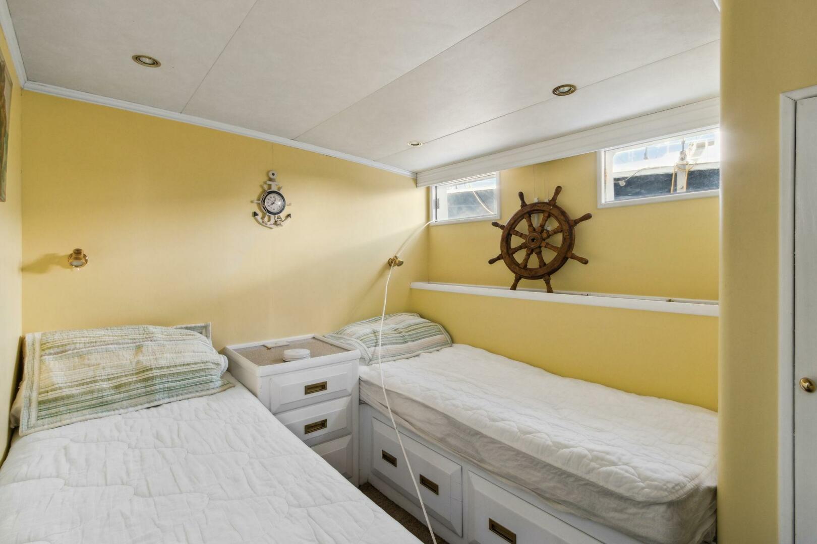 Burger-63 PH 1963-FIRST LADY St Marys-Georgia-United States-4958558 | Thumbnail