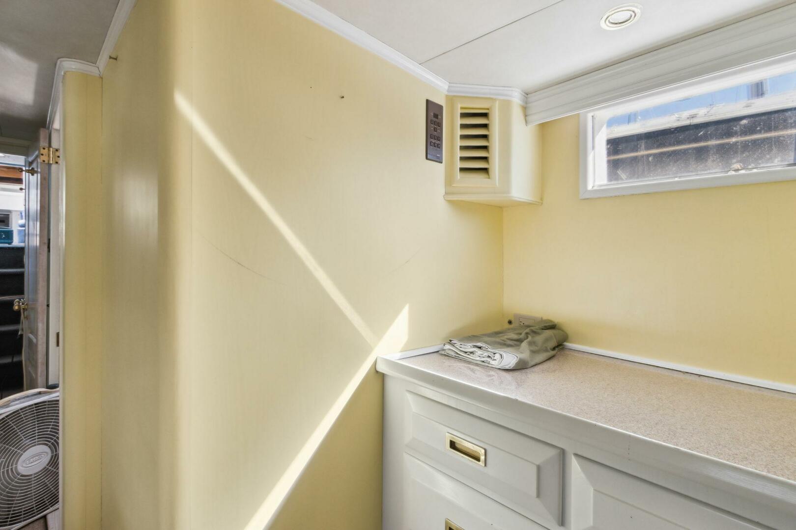 Burger-63 PH 1963-FIRST LADY St Marys-Georgia-United States-4958561 | Thumbnail