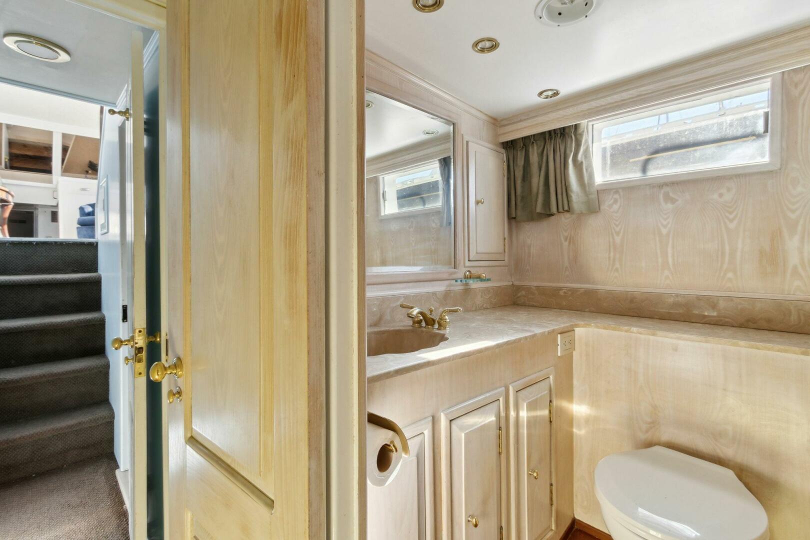 Burger-63 PH 1963-FIRST LADY St Marys-Georgia-United States-5050836 | Thumbnail