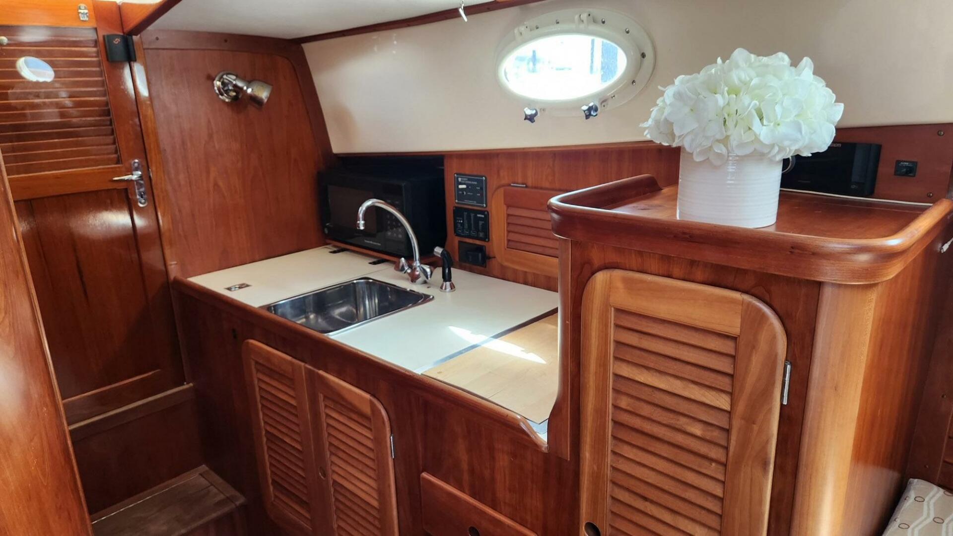 Hinckley-Picnic Boat EP 2003-Legacy II Jensen Beach-Florida-United States-5700867 | Thumbnail