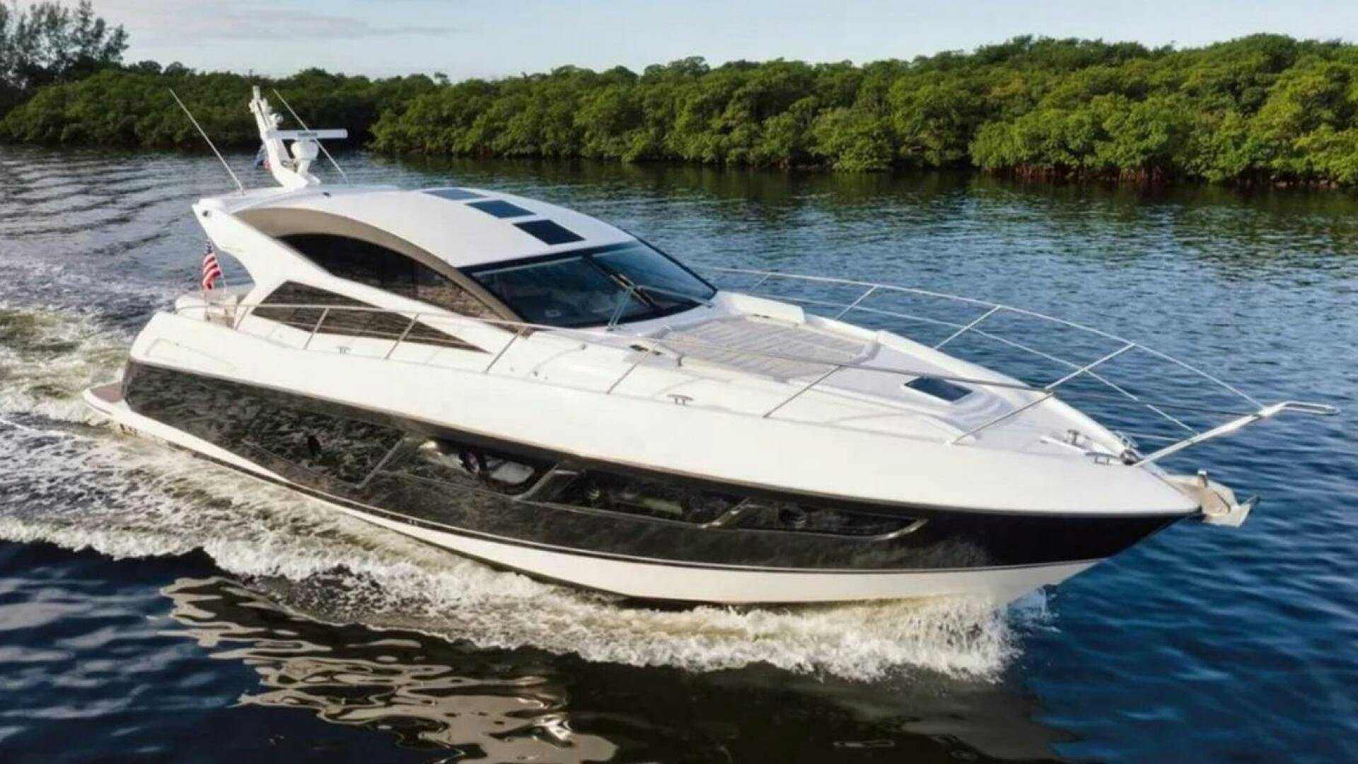 Sunseeker 2017 -Fort Lauderdale-Florida-United States-4968868