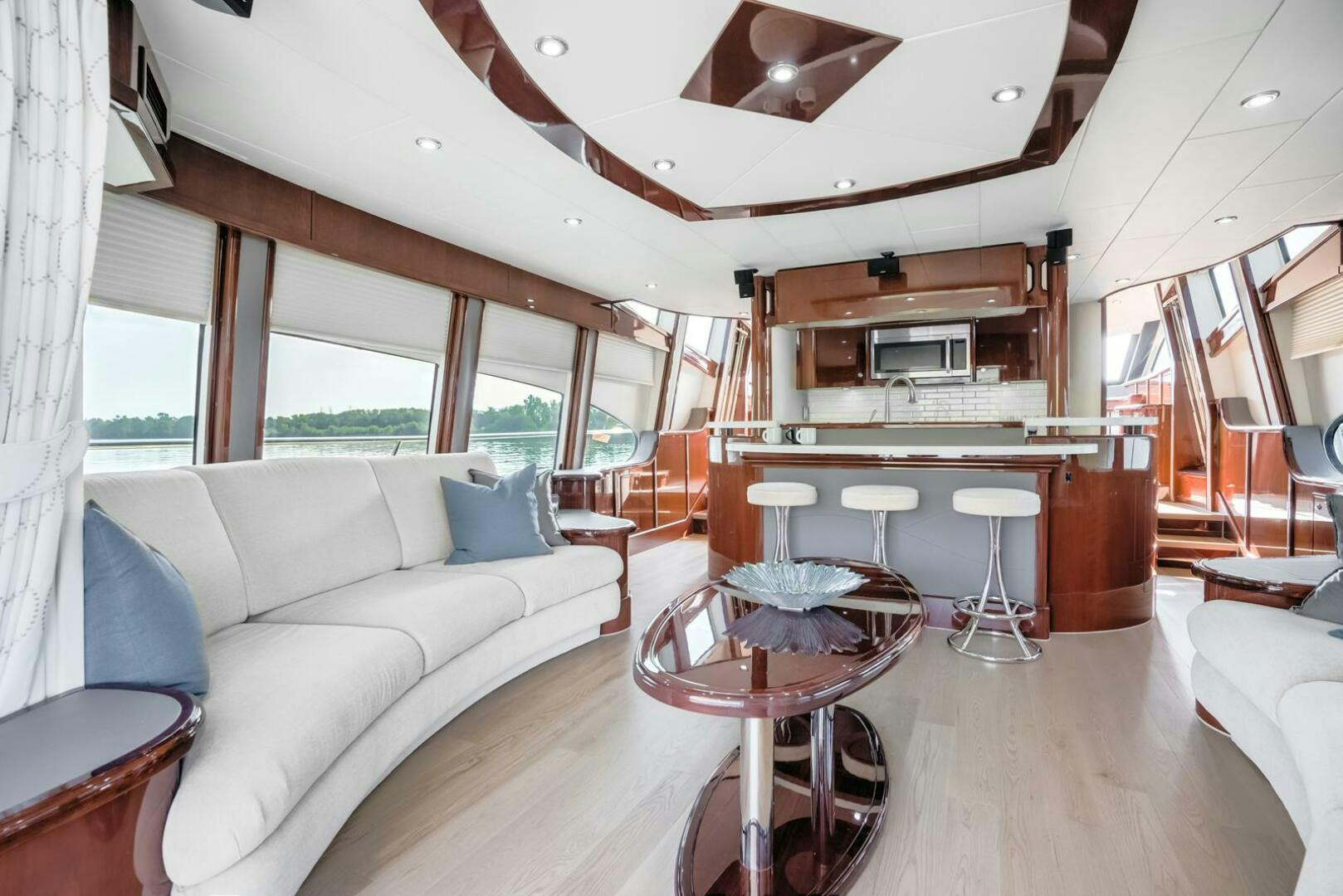 Neptunus-Enclosed Bridge 2012-FAMILY TRADITION II Charleston-South Carolina-United States-Salon Looking Forward  -5018792