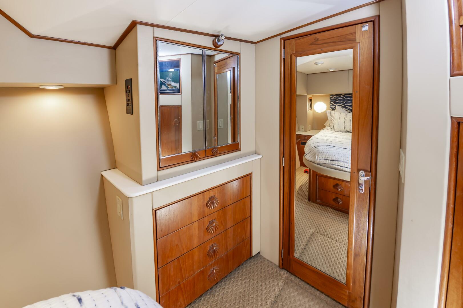Buddy Davis-61 Convertible 1993-Nauti Norwegian Hampton-Virginia-United States-5172484 | Thumbnail