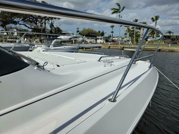 Four Winns-V355 Coupe OB 2020-LIVE IT UP Fort Lauderdale-Florida-United States-4985587