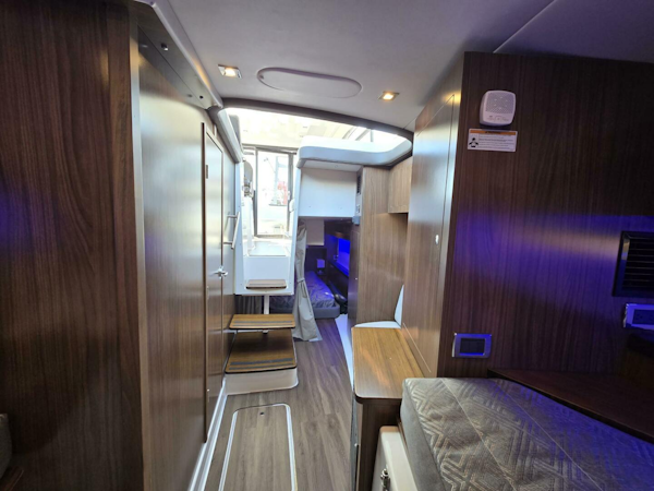 Four Winns-V355 Coupe OB 2020-LIVE IT UP Fort Lauderdale-Florida-United States-4985598