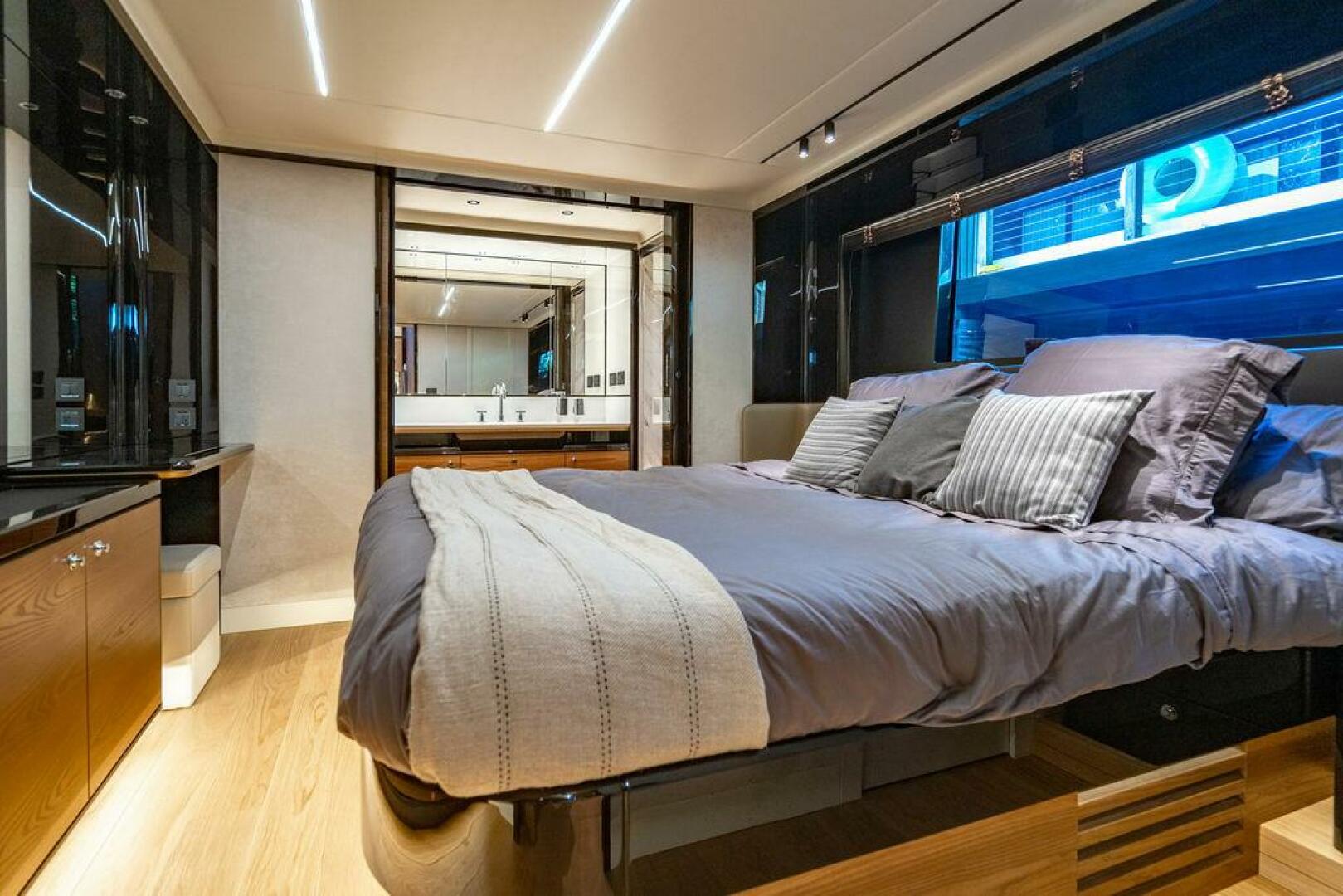 Absolute-64 Navetta 2023-KINGSHIP Aventura-Florida-United States-Absolute 64  Kingship  Master Stateroom-4986158 | Thumbnail