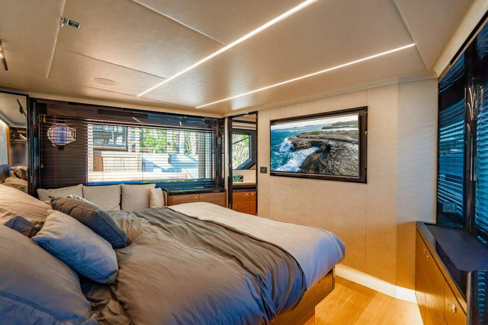Absolute-64 Navetta 2023-KINGSHIP Aventura-Florida-United States-Absolute 64  Kingship  Master Stateroom-4986153 | Thumbnail