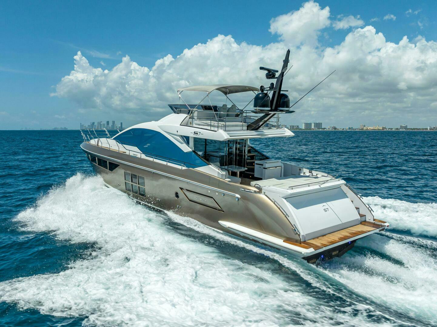Azimut-S7 2018 -Fort Lauderdale-Florida-United States-5009048