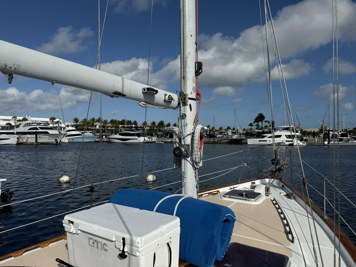 Endeavour-42 1985 -Stock Island-Florida-United States-5024063 | Thumbnail
