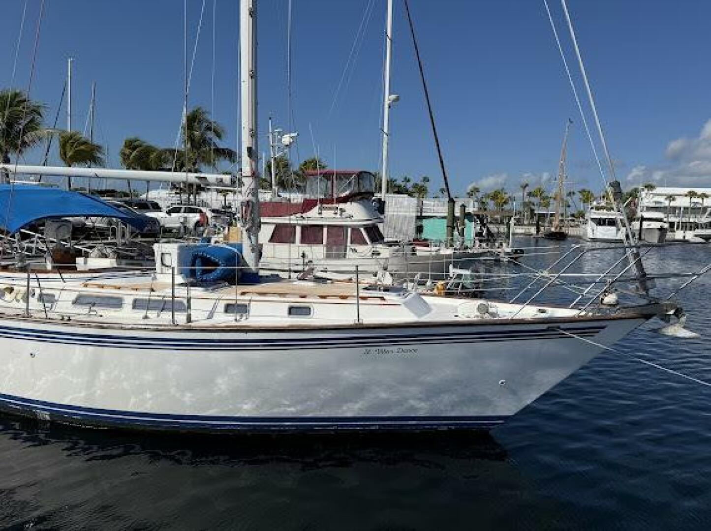 Endeavour-42 1985 -Stock Island-Florida-United States-5028654 | Thumbnail