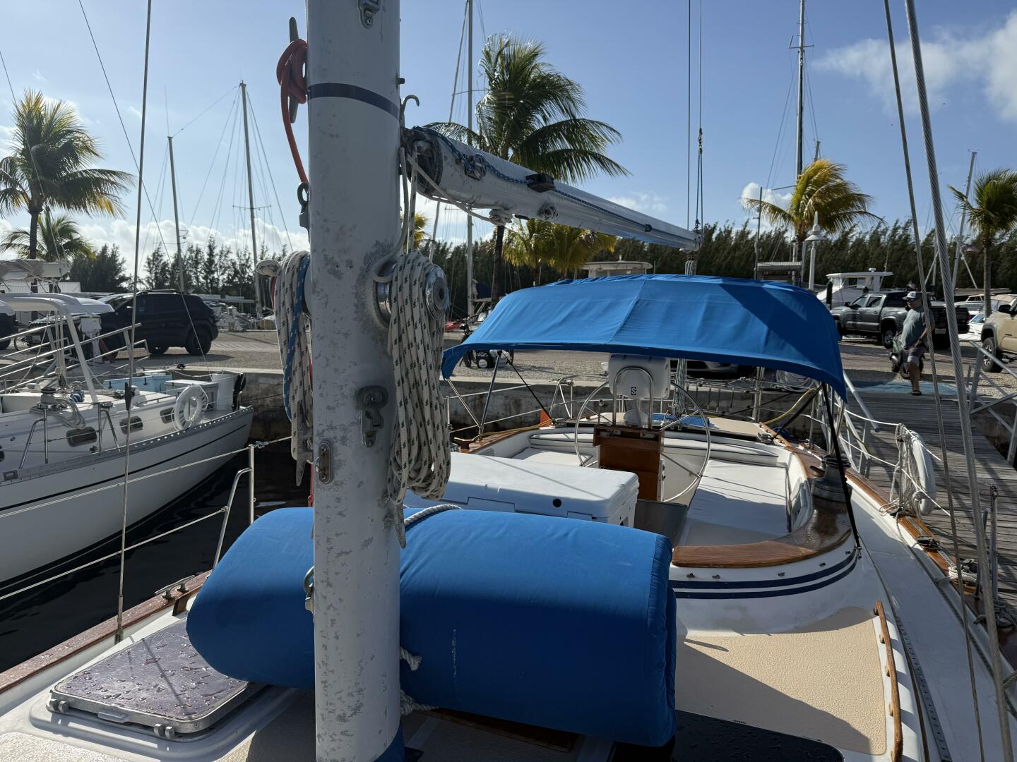 Endeavour-42 1985 -Stock Island-Florida-United States-5026454 | Thumbnail