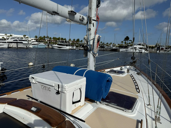 Endeavour-42 1985 -Stock Island-Florida-United States-5024065