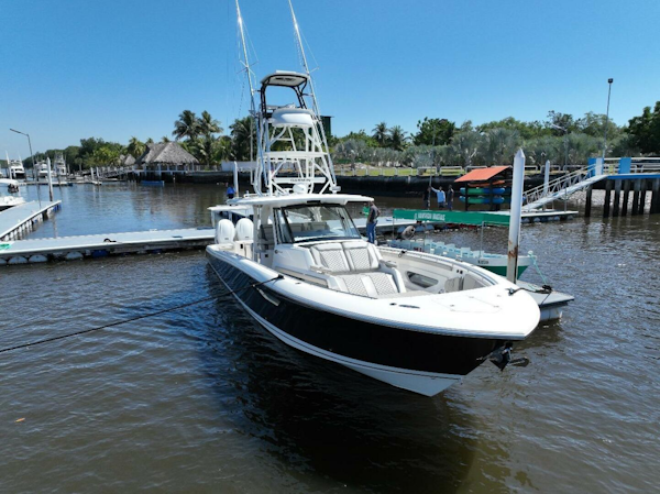 Pursuit-S428 2022-HAPPY HOUR Quepos-Costa Rica-Pursuit 42  Happy Hour  Exterior Profile-5011537