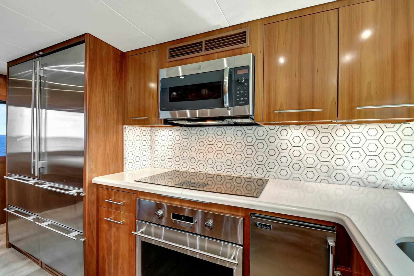 Hatteras 2005-DANIELLE West Palm Beach -Florida-United States-014 Main Deck Galley 03-5019807 | Thumbnail
