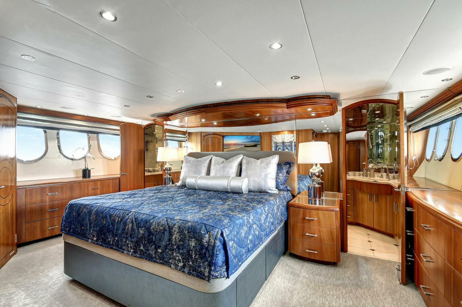 Hatteras 2005-DANIELLE West Palm Beach -Florida-United States-023 Lower Deck Midship Master Stateroom 01-5019816 | Thumbnail