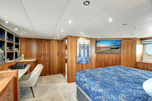 Hatteras 2005-DANIELLE West Palm Beach -Florida-United States-024 Lower Deck Midship Master Stateroom 02-5019817