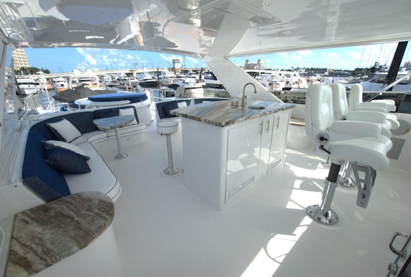 Hatteras 2005-DANIELLE West Palm Beach -Florida-United States-042 Flybridge Bar and Seating Area 01-5019835