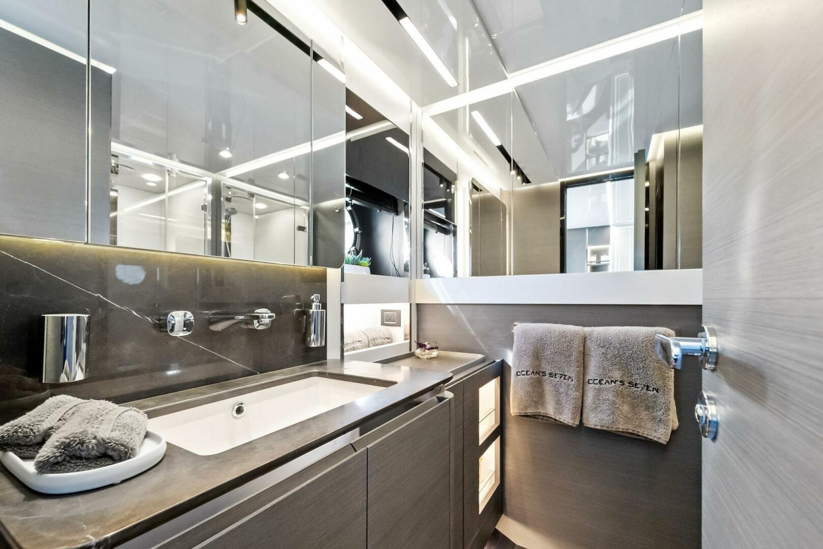 Azimut-S8 2022-Oceans Se7en Palm Beach-Florida-United States-5027144 | Thumbnail