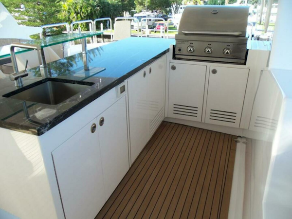 Johnson-Flybridge w/Hydraulic Platform 2027-JOHNSON 93 OPEN FB Kaohsiung-Taiwan-Bar-5032689