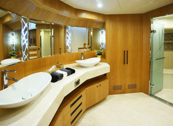 Johnson-Flybridge w/Hydraulic Platform 2027-JOHNSON 93 OPEN FB Kaohsiung-Taiwan-Master Head With Shower-5032666