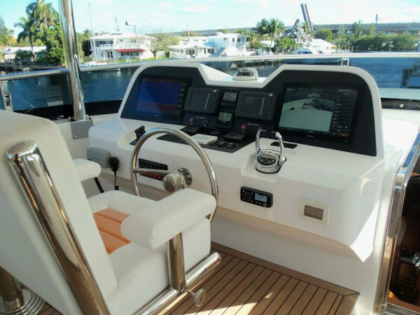 Johnson-Flybridge w/Hydraulic Platform 2027-JOHNSON 93 OPEN FB Kaohsiung-Taiwan-Helm-5032692