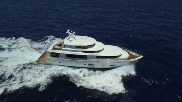 Johnson-Flybridge w/Hydraulic Platform 2027-JOHNSON 93 OPEN FB Kaohsiung-Taiwan-Running Shot-5032704
