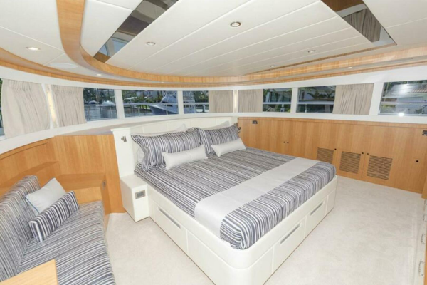 Johnson-Flybridge w/Hydraulic Platform 2027-JOHNSON 93 OPEN FB Kaohsiung-Taiwan-Master Portside-5032662