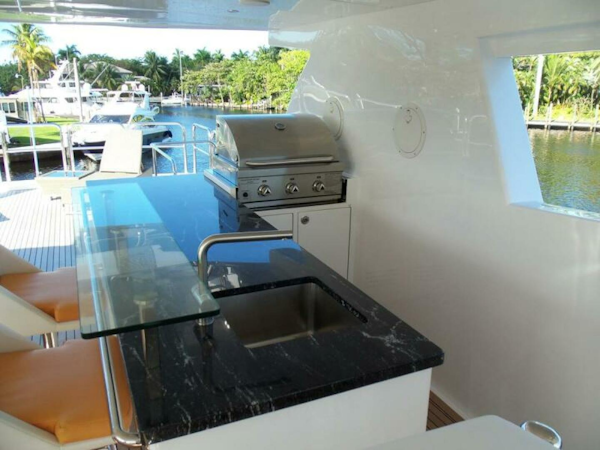 Johnson-Flybridge w/Hydraulic Platform 2027-JOHNSON 93 OPEN FB Kaohsiung-Taiwan-Bar-5032690