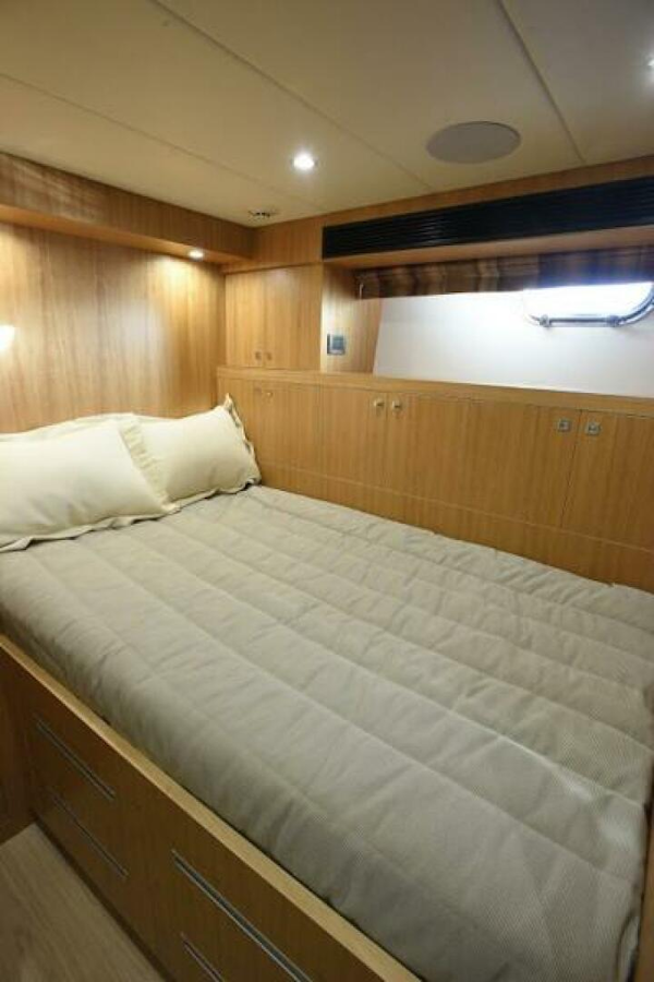 Johnson-Flybridge w/Hydraulic Platform 2027-JOHNSON 93 OPEN FB Kaohsiung-Taiwan-Crew Double Berth Aft To Port-5032680