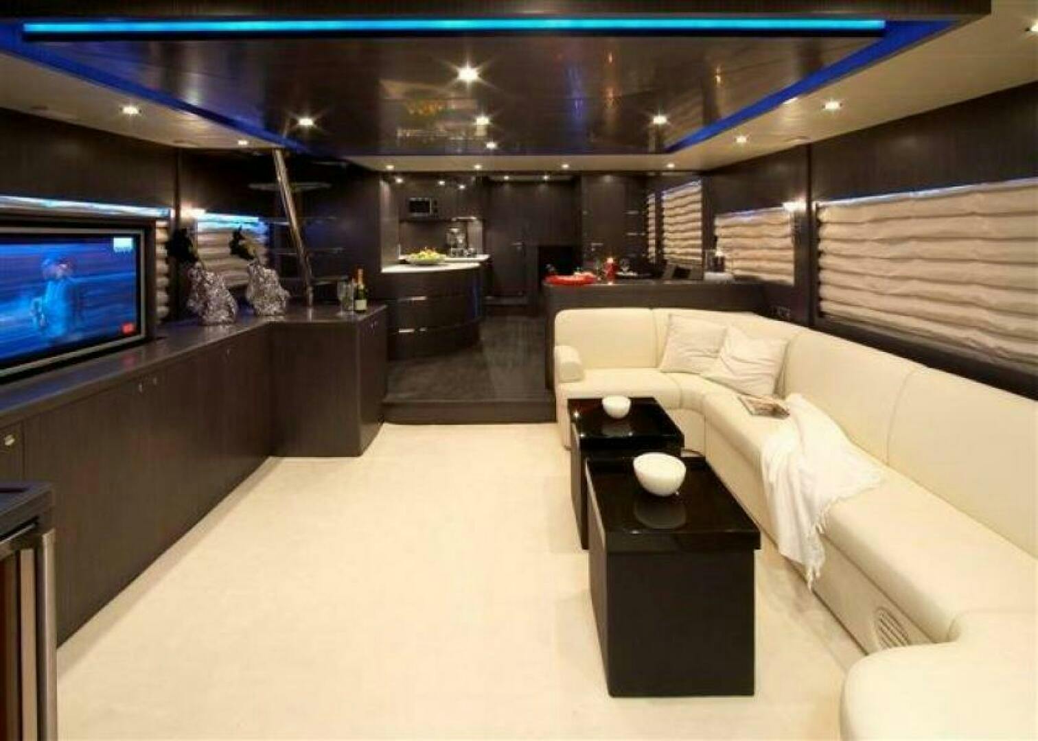 Johnson-Skylounge w/Fishing Cockpit 2026-JOHNSON 83 SKYLOUNGE Kaohsiung-Taiwan-Salon Looking Forward-5032824