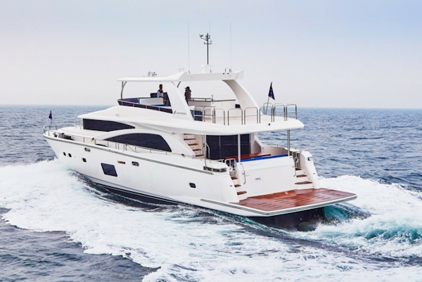 Johnson-Flybridge w/Hydraulic Platform 2027-JOHNSON 80 FLYBRIDGE Kaohsiung-Taiwan-Stern shot-5033195