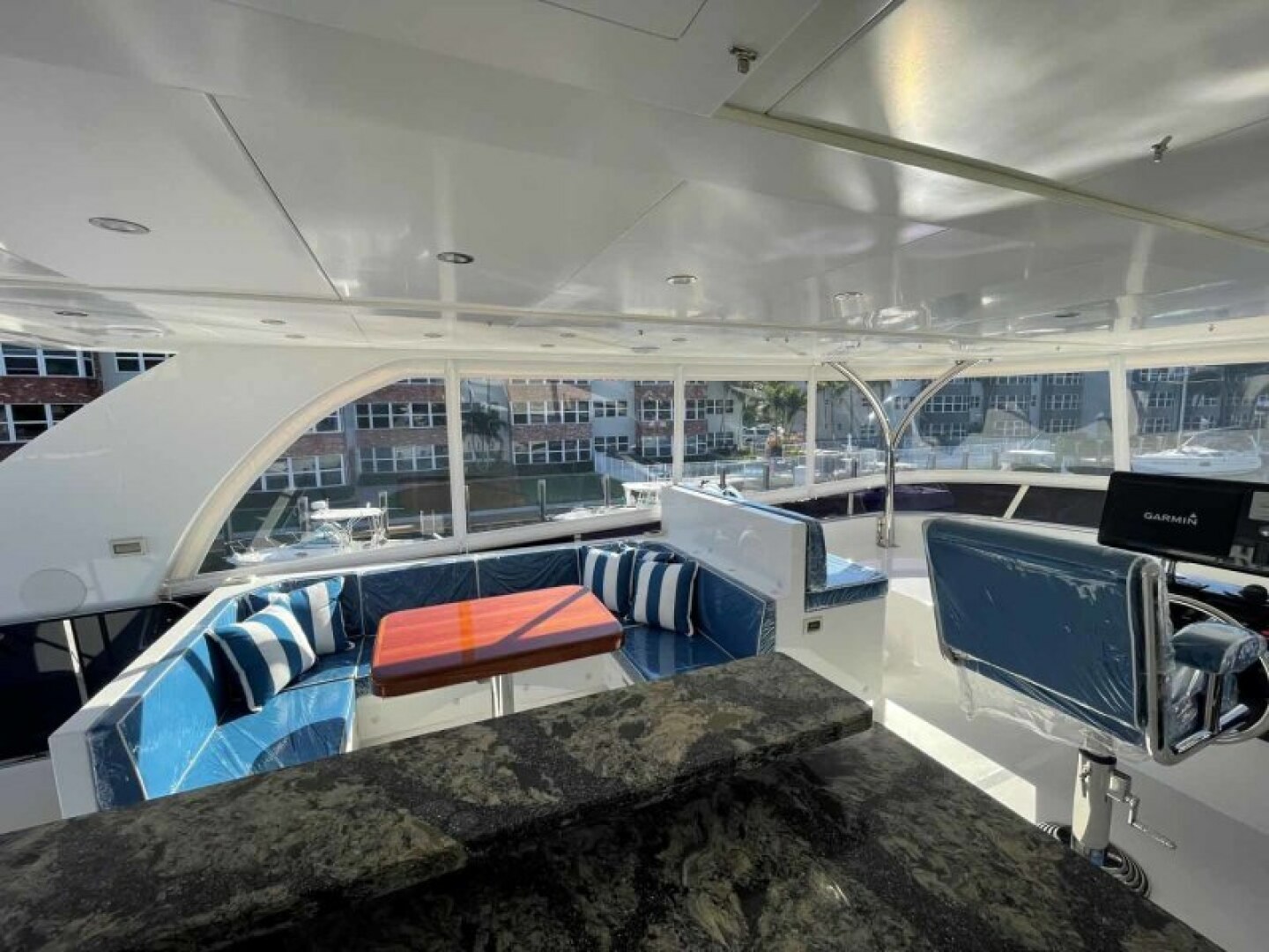 Johnson-Flybridge w/Hydraulic Platform 2027-JOHNSON 80 FLYBRIDGE Kaohsiung-Taiwan-Flybridge-5033147 | Thumbnail