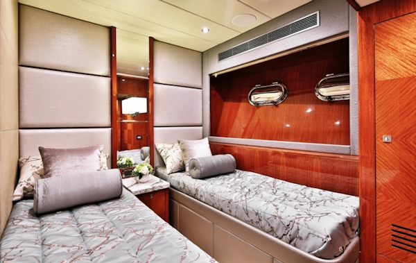 Johnson-Flybridge w/Hydraulic Platform 2027-JOHNSON 80 FLYBRIDGE Kaohsiung-Taiwan-Stbd guest-5033142