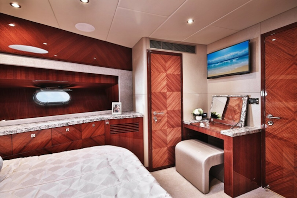 Johnson-Flybridge w/Hydraulic Platform 2027-JOHNSON 80 FLYBRIDGE Kaohsiung-Taiwan-VIP-5033175