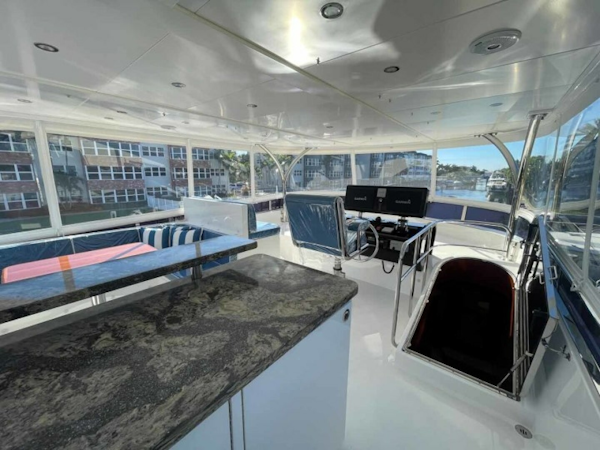 Johnson-Flybridge w/Hydraulic Platform 2027-JOHNSON 80 FLYBRIDGE Kaohsiung-Taiwan-Flybridge-5033150