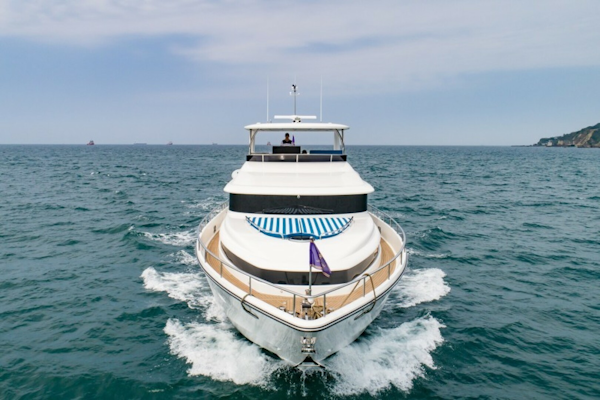 Johnson-Flybridge w/Hydraulic Platform 2027-JOHNSON 80 FLYBRIDGE Kaohsiung-Taiwan-Bow shot-5033192