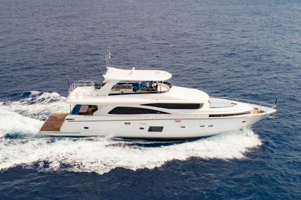 Johnson-Flybridge w/Hydraulic Platform 2027-JOHNSON 80 FLYBRIDGE Kaohsiung-Taiwan-Running-5033196