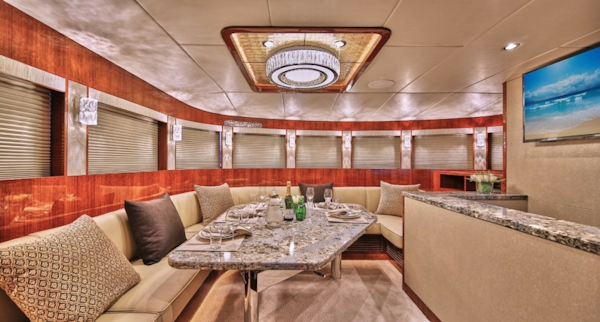 Johnson-Flybridge w/Hydraulic Platform 2027-JOHNSON 80 FLYBRIDGE Kaohsiung-Taiwan-Dining area-5033163