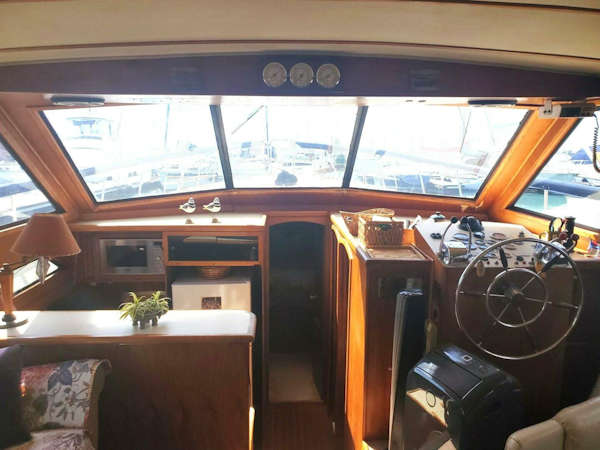 Californian-5239 Cockpit Motor Yacht 1985 -Honolulu-Hawaii-United States-5050872