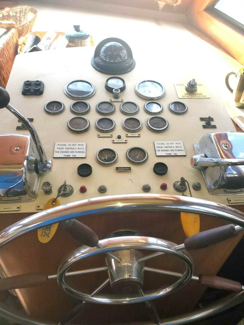 Californian-5239 Cockpit Motor Yacht 1985 -Honolulu-Hawaii-United States-5050875 | Thumbnail