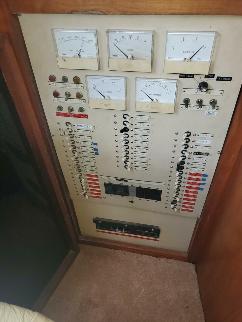 Californian-5239 Cockpit Motor Yacht 1985 -Honolulu-Hawaii-United States-5050864 | Thumbnail