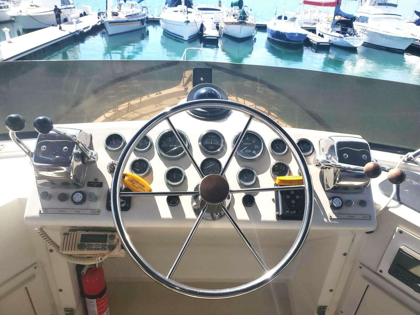 Californian-5239 Cockpit Motor Yacht 1985 -Honolulu-Hawaii-United States-5050891 | Thumbnail
