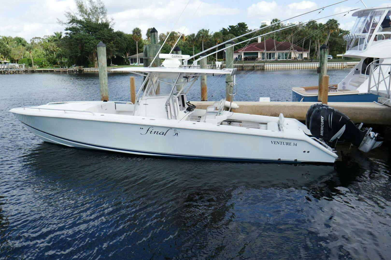 Venture-34 Cuddy 2004-FINALE Palm Beach Gardens-Florida-United States-2004 Venture 34  Exterior profile on the water -5051208