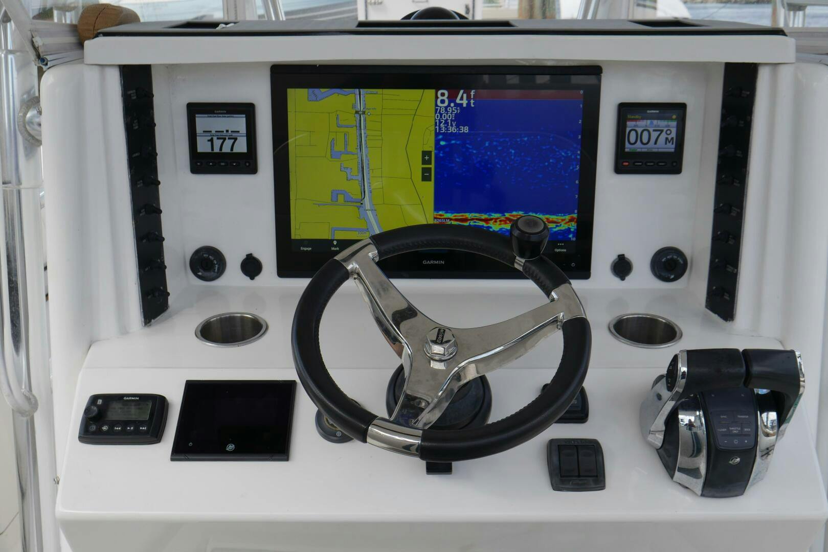 Venture-34 Cuddy 2004-FINALE Palm Beach Gardens-Florida-United States-2004 Venture 34  Helm-5051209
