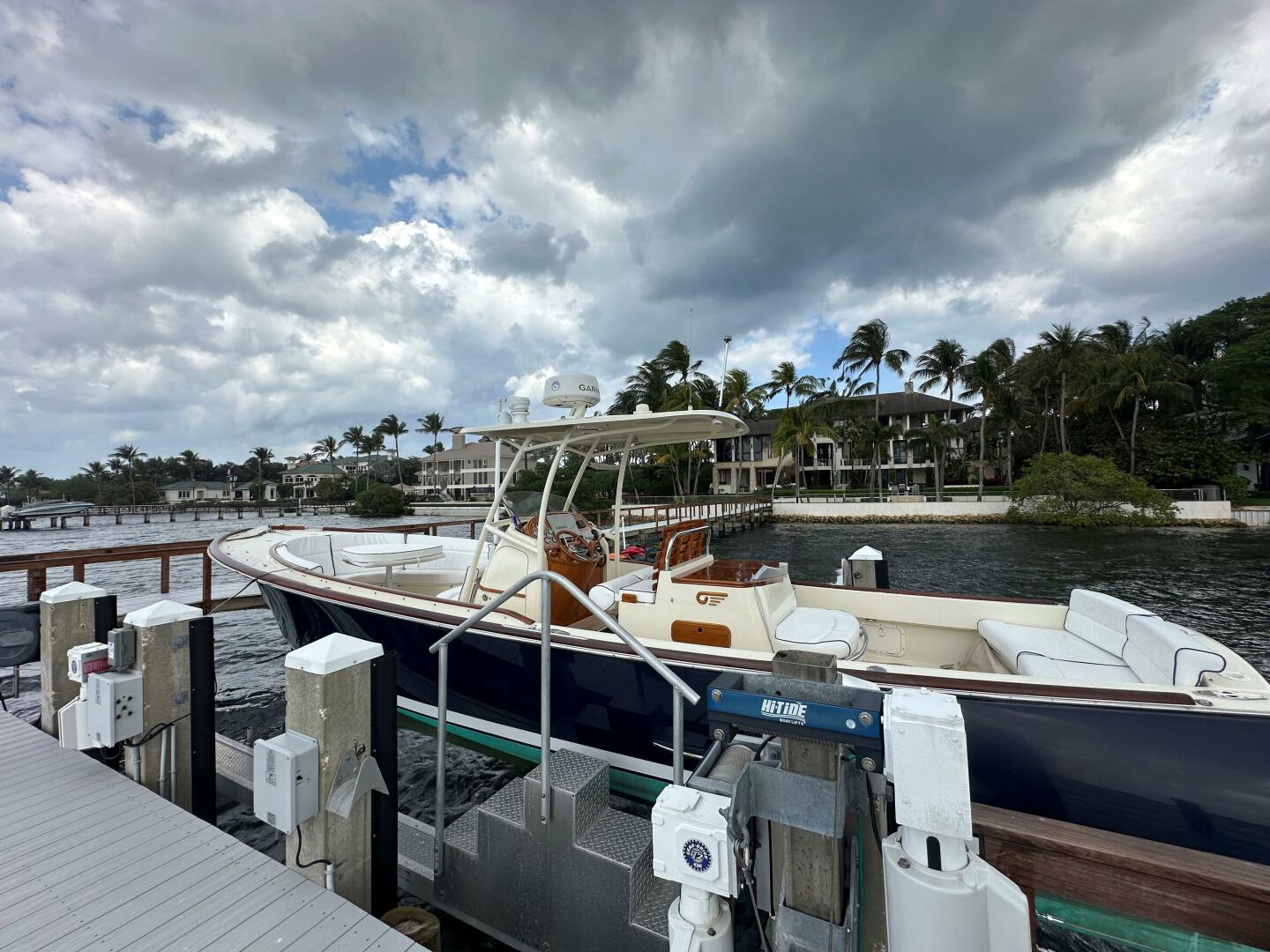 Hinckley-Talaria 29 C 2002-Katie J Manalapan-Florida-United States-5094105 | Thumbnail